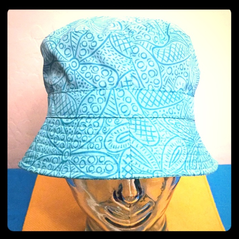 ONLY 1! Totes Bucket Rain Hat